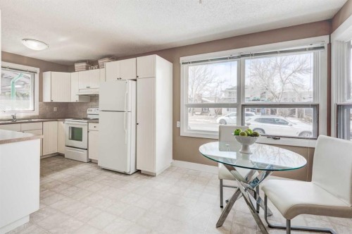 88 Sunhurst Road Se, Calgary, AB - Indoor