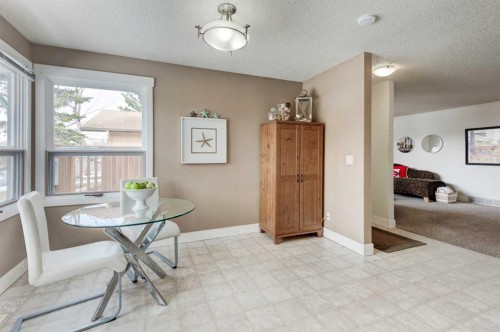 88 Sunhurst Road Se, Calgary, AB - Indoor Photo Showing Other Room