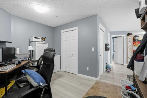5106-70 Panamount Drive Nw, Calgary, AB - Indoor Photo Showing Office