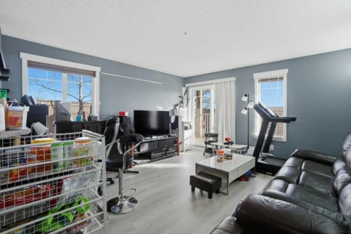 5106-70 Panamount Drive Nw, Calgary, AB - Indoor Photo Showing Living Room