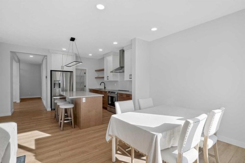 78 Silverton Glen Crescent Sw, Calgary, AB - Indoor Photo Showing Dining Room