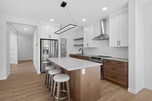 78 Silverton Glen Crescent Sw, Calgary, AB - Indoor Photo Showing Kitchen With Upgraded Kitchen