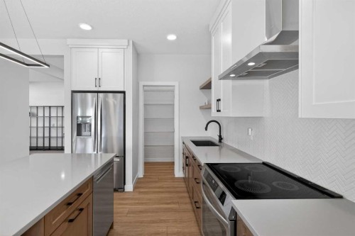 78 Silverton Glen Crescent Sw, Calgary, AB - Indoor Photo Showing Kitchen With Upgraded Kitchen