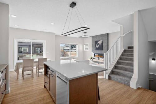 78 Silverton Glen Crescent Sw, Calgary, AB - Indoor Photo Showing Kitchen