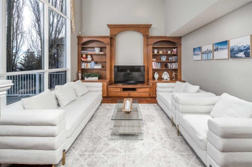 143 Hamptons Terrace Nw, Calgary, AB - Indoor Photo Showing Living Room
