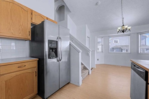 152 Saddlecreek Terrace Ne, Calgary, AB - Indoor Photo Showing Kitchen