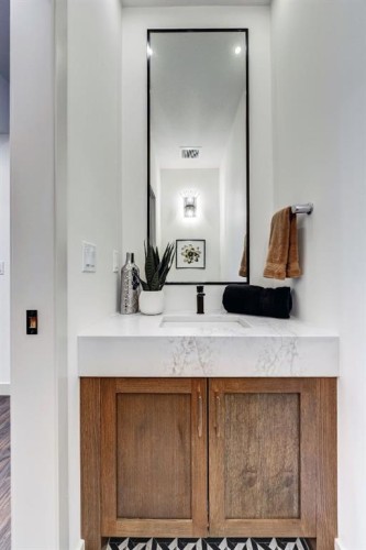 128 Sunrise Heath, Cochrane, AB - Indoor Photo Showing Bathroom