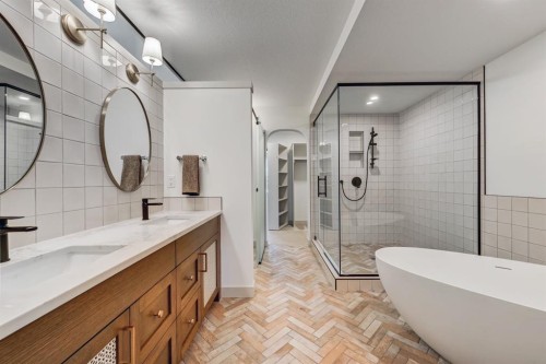 128 Sunrise Heath, Cochrane, AB - Indoor Photo Showing Bathroom