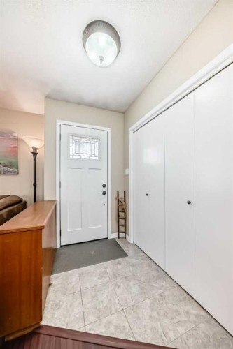 5202 44 Street, Olds, AB - Indoor Photo Showing Other Room