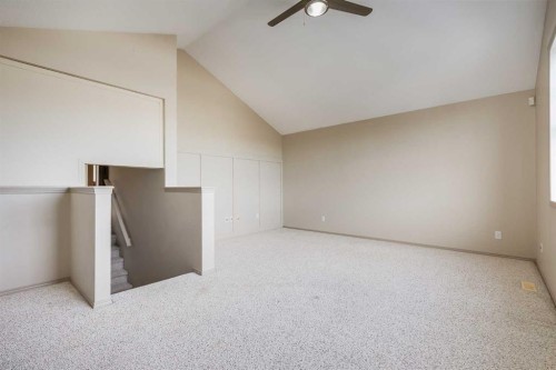 35 New Brighton Manor Se, Calgary, AB - Indoor Photo Showing Other Room