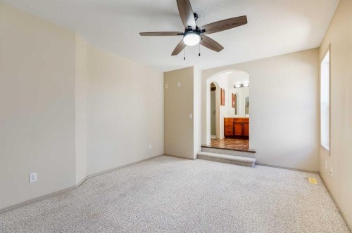 35 New Brighton Manor Se, Calgary, AB - Indoor Photo Showing Other Room