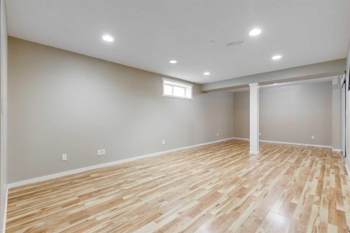 35 New Brighton Manor Se, Calgary, AB - Indoor Photo Showing Other Room