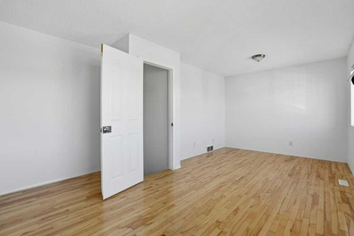 53 Saddlecrest Place Ne, Calgary, AB 