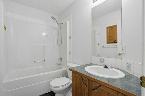 53 Saddlecrest Place Ne, Calgary, AB 