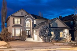 47 Discovery Ridge Mount SW Calgary, AB T3H 5G2