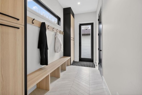 6515 Longmoor Way Sw, Calgary, AB - Indoor Photo Showing Other Room