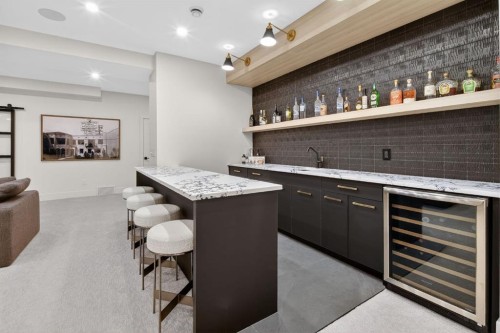 6515 Longmoor Way Sw, Calgary, AB - Indoor