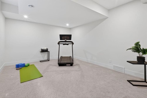 6515 Longmoor Way Sw, Calgary, AB - Indoor