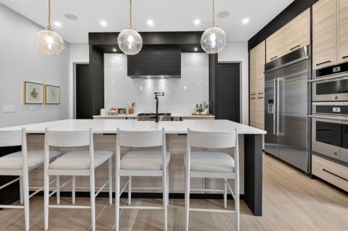 6515 Longmoor Way Sw, Calgary, AB - Indoor Photo Showing Dining Room