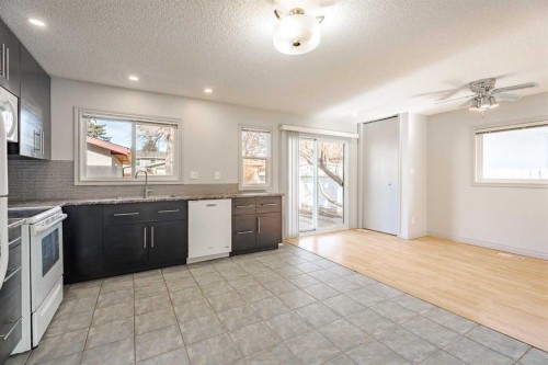 4707 Brockington Road Nw, Calgary, AB - Indoor Photo Showing Kitchen
