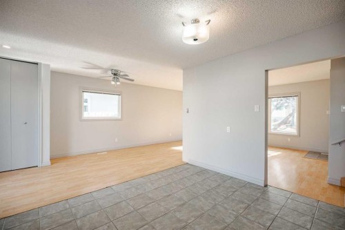 4707 Brockington Road Nw, Calgary, AB - Indoor Photo Showing Other Room