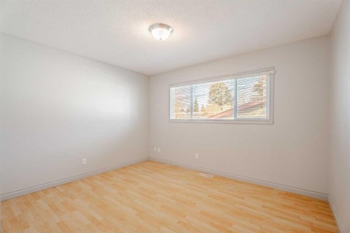 4707 Brockington Road Nw, Calgary, AB - Indoor Photo Showing Other Room