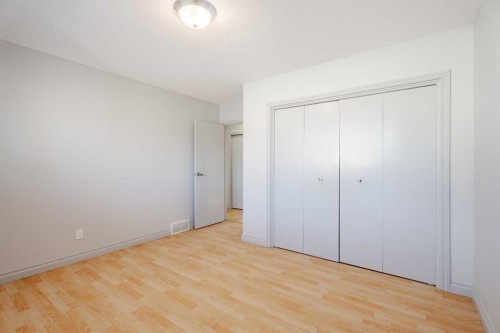 4707 Brockington Road Nw, Calgary, AB - Indoor Photo Showing Other Room