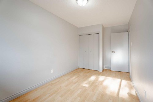 4707 Brockington Road Nw, Calgary, AB - Indoor Photo Showing Other Room