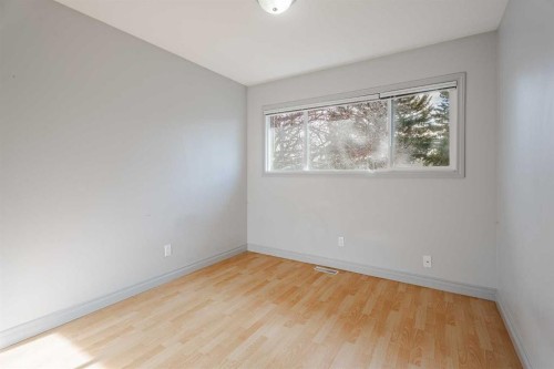 4707 Brockington Road Nw, Calgary, AB - Indoor Photo Showing Other Room
