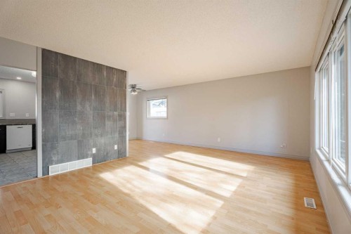 4707 Brockington Road Nw, Calgary, AB - Indoor Photo Showing Other Room