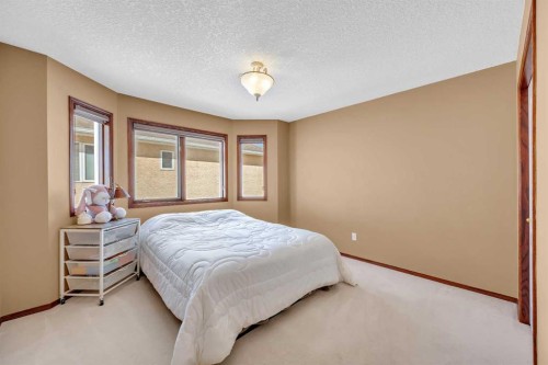 10409 Hamptons Boulevard Nw, Calgary, AB - Indoor Photo Showing Bedroom