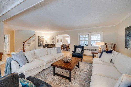 3920 Crestview Road Sw, Calgary, AB - Indoor Photo Showing Living Room