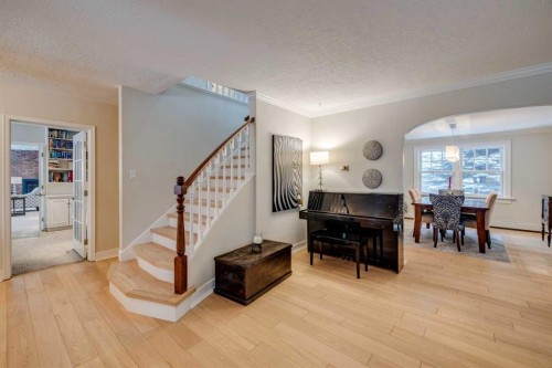 3920 Crestview Road Sw, Calgary, AB - Indoor