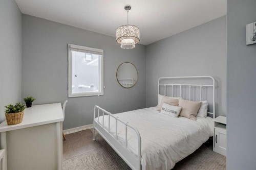 3920 Crestview Road Sw, Calgary, AB - Indoor Photo Showing Bedroom