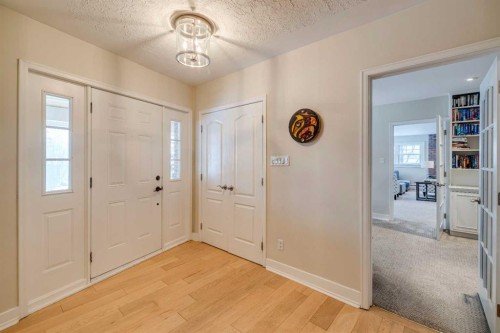 3920 Crestview Road Sw, Calgary, AB - Indoor Photo Showing Other Room