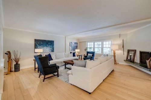 3920 Crestview Road Sw, Calgary, AB - Indoor Photo Showing Living Room