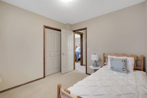 184 Brightondale Parade Se, Calgary, AB - Indoor Photo Showing Bedroom