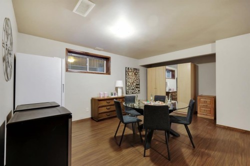 184 Brightondale Parade Se, Calgary, AB - Indoor Photo Showing Dining Room