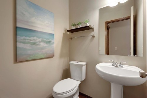 184 Brightondale Parade Se, Calgary, AB - Indoor Photo Showing Bathroom
