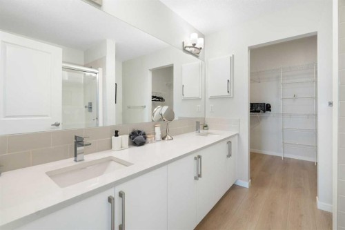 6412-20295 Seton Way Se, Calgary, AB - Indoor Photo Showing Bathroom