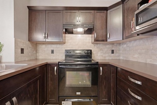2119-175 Panatella Hill Nw, Calgary, AB - Indoor Photo Showing Kitchen