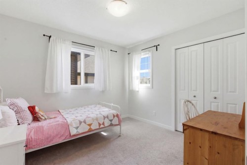 316 Sundown View, Cochrane, AB - Indoor Photo Showing Bedroom