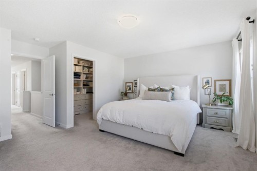 316 Sundown View, Cochrane, AB - Indoor Photo Showing Bedroom