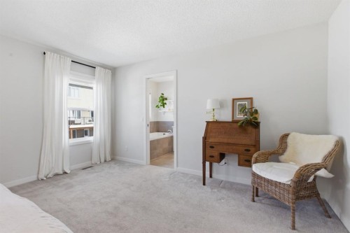 316 Sundown View, Cochrane, AB - Indoor