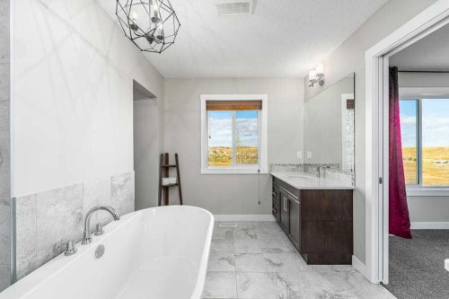 125 Sage Bluff Close Nw, Calgary, AB - Indoor Photo Showing Bathroom
