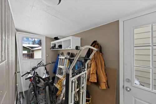 480 Midridge Drive Se, Calgary, AB - Indoor Photo Showing Other Room