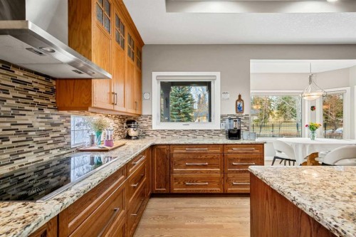 50 Chapala Crescent Se, Calgary, AB - Indoor Photo Showing Kitchen