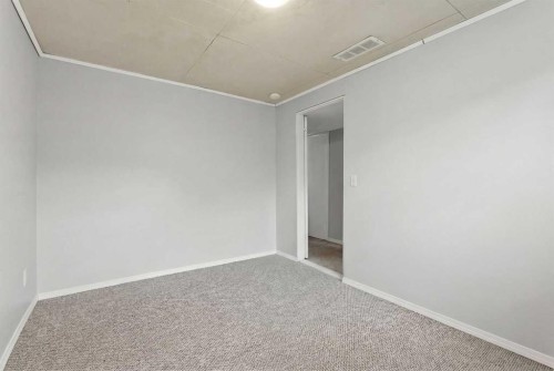 6137 Maddock Drive Ne, Calgary, AB - Indoor Photo Showing Other Room