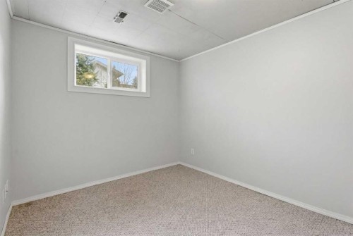 6137 Maddock Drive Ne, Calgary, AB - Indoor Photo Showing Other Room