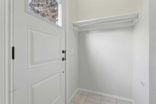 6137 Maddock Drive Ne, Calgary, AB - Indoor Photo Showing Other Room